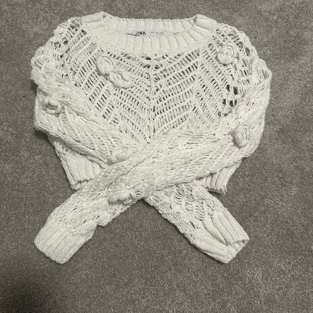Cropped white sweater (ZARA), never worn, size Medium